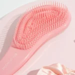 BW Detangling Brush & Scrunchie Set - Image 3