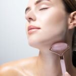 ⁦BW Rose Quartz Roller & Gua Sha⁩ - الصورة ⁦5⁩